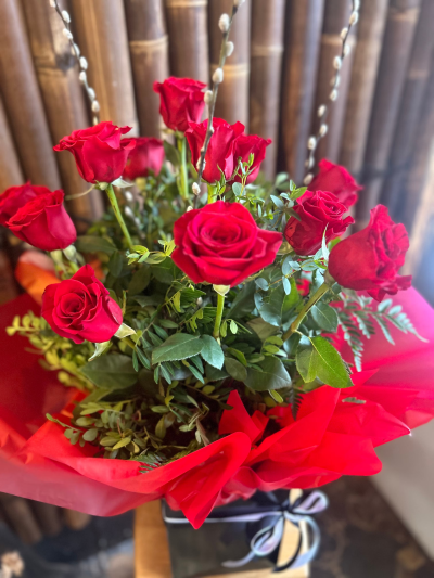 Virginia's Dazzling Dozen 12 Luxury Red Roses - 12 LARGE-HEADED RED ROSES WITH DIAMANTE PINS AND FOLIAGE IN AN AQUA PRESENTATION BOX